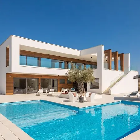 Villa Old Olive Viii - Heated Pool - By Vivi Rent